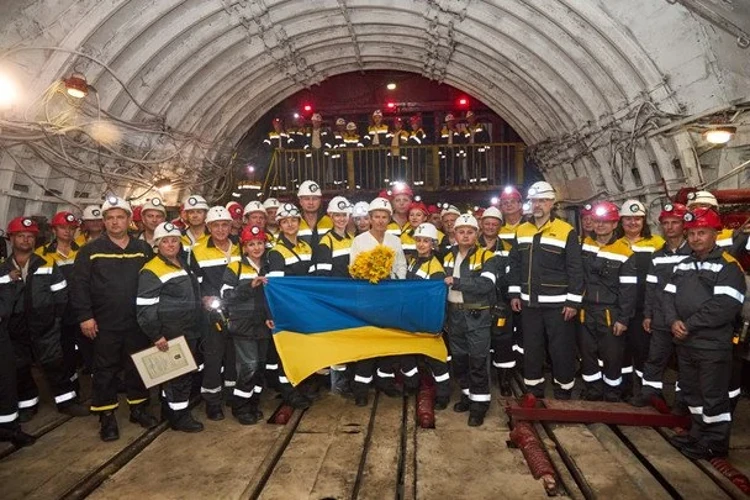 Вакарчук провів концерт на глибині 480 метрів для шахтарів ДТЕК біля фронту