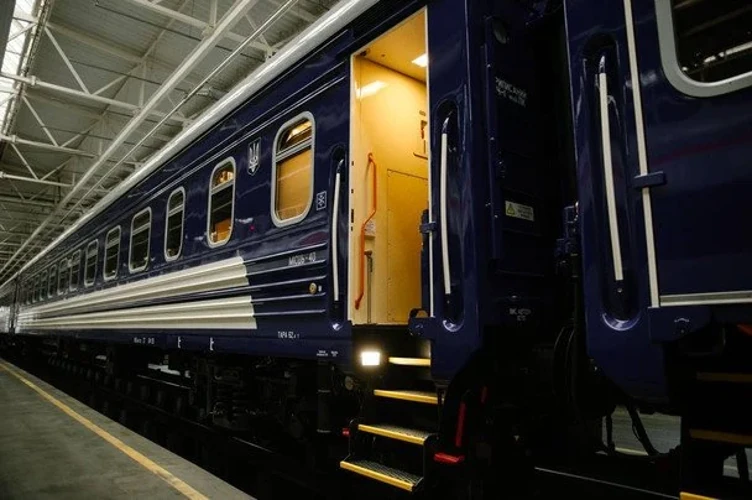 Третю добу пасажирські поїзди не курсують до Запоріжжя через атаки РФ